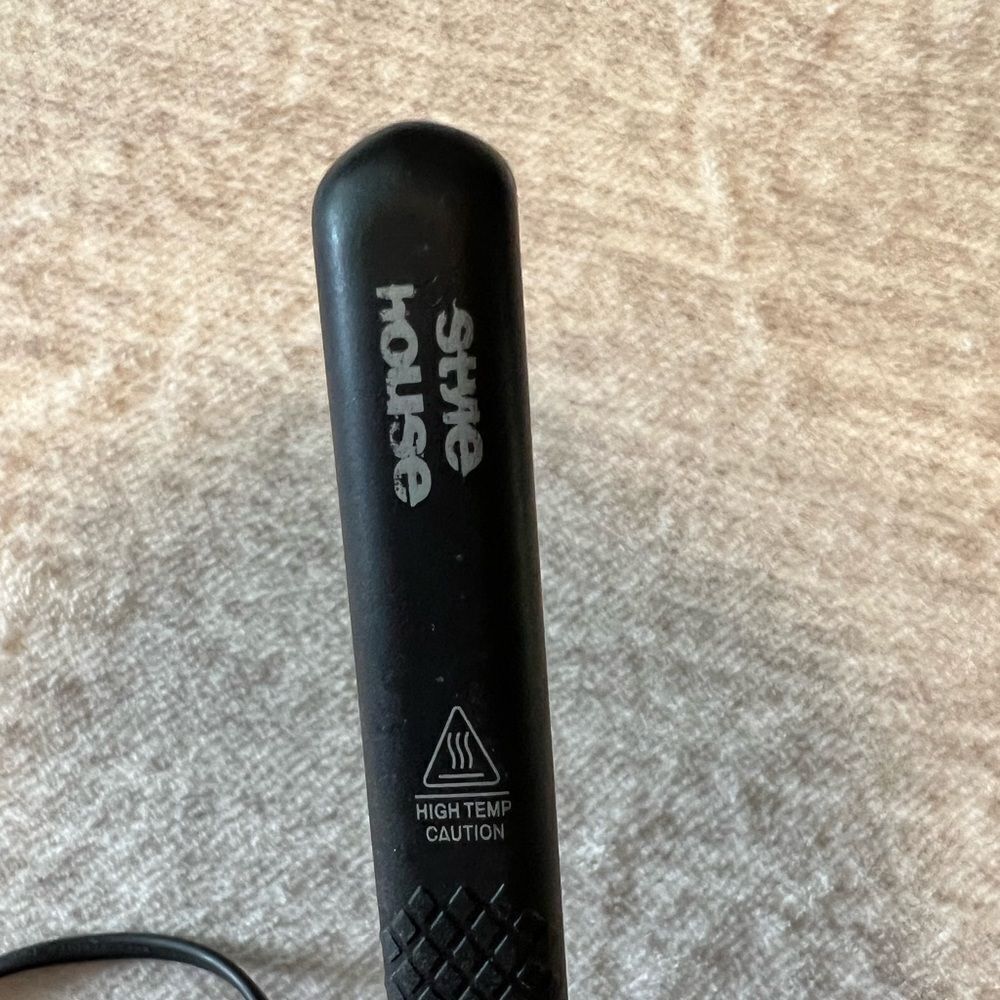 Style House Mini Straightener - Picture 2 of 7